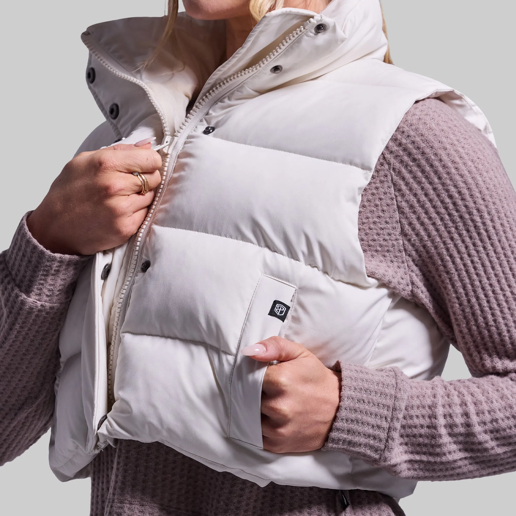 Fireside Cropped Puffer Vest (Ivory)