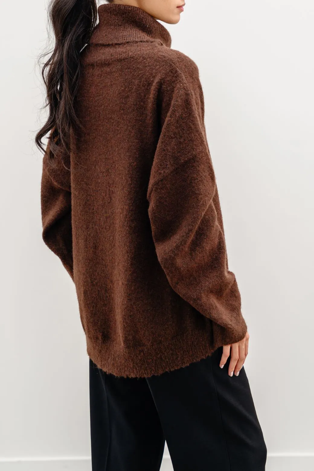 MANHATTAN HIGH NECK SWEATER