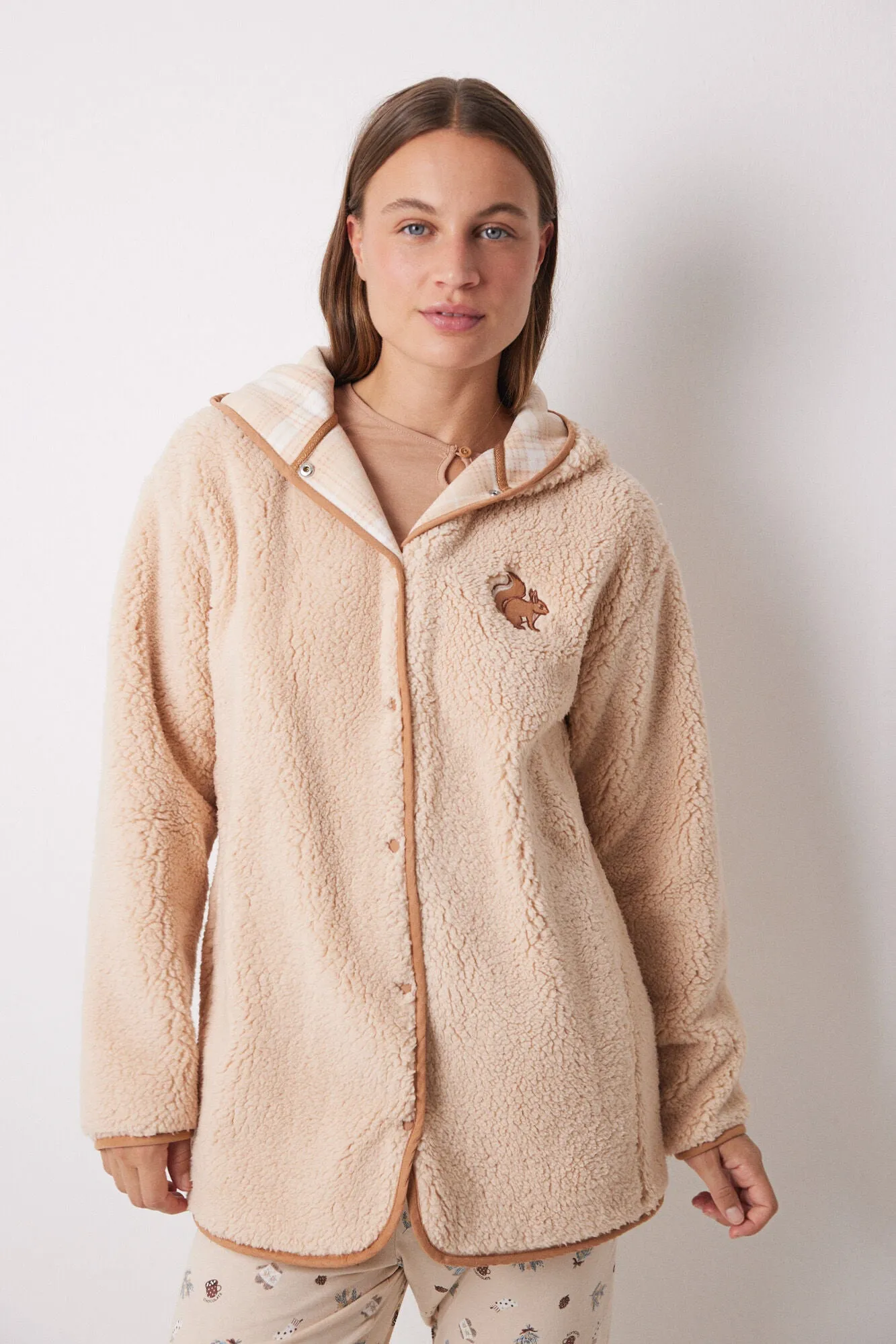 Short faux shearling coat in sand